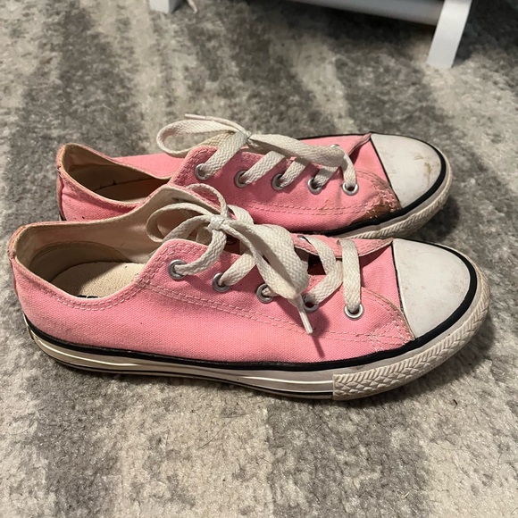 Youth Converse size 3 - Picture 1 of 6